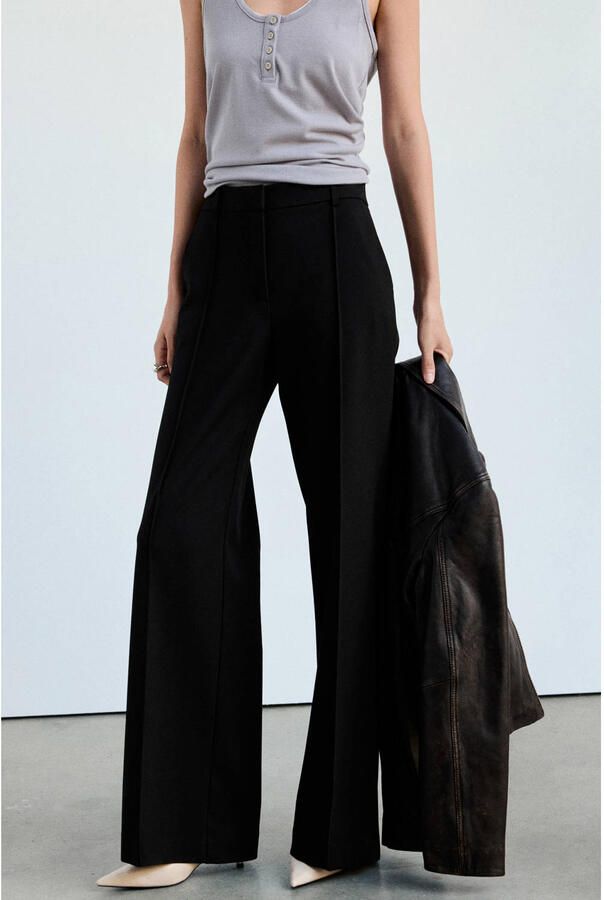 Mango flared broek zwart - Foto 3