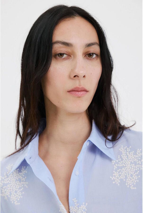 Mango gebloemde blouse lichtblauw - Foto 2