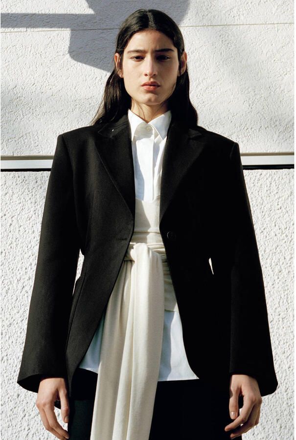 Mango getailleerde blazer zwart