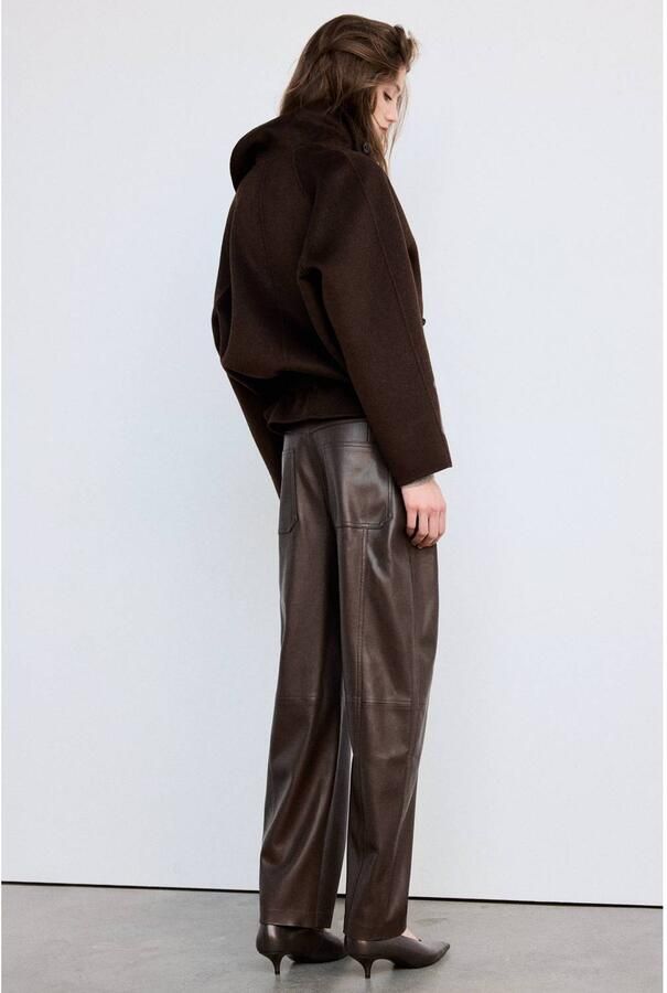 Mango imitatieleren barrel broek donkerbruin - Foto 2