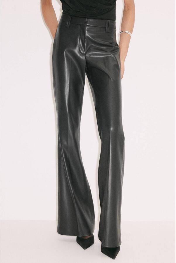 Mango imitatieleren flared broek zwart
