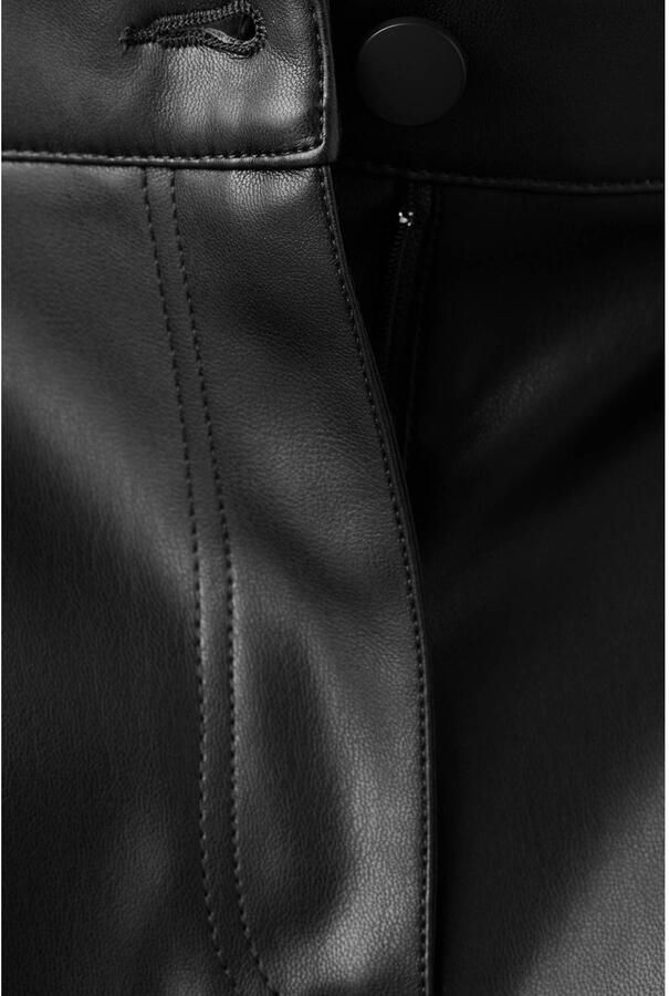 Mango imitatieleren regular waist flared coated broek zwart - Foto 2