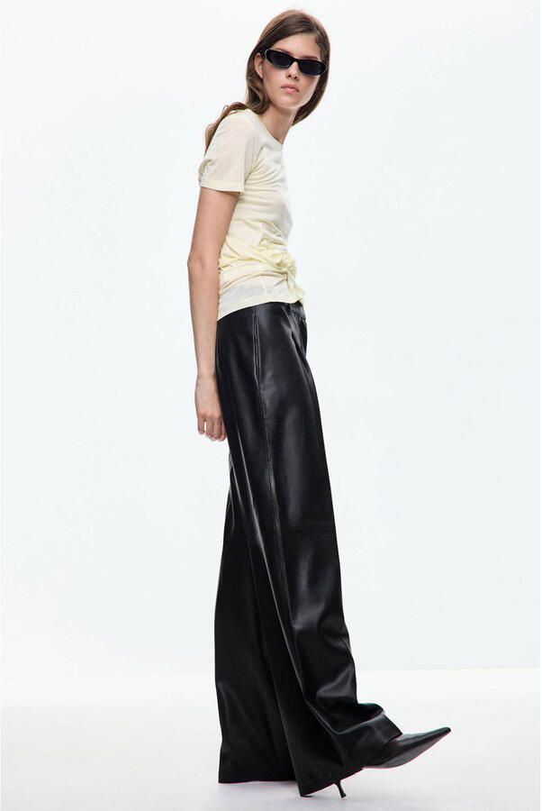 Mango imitatieleren wide leg broek zwart - Foto 3