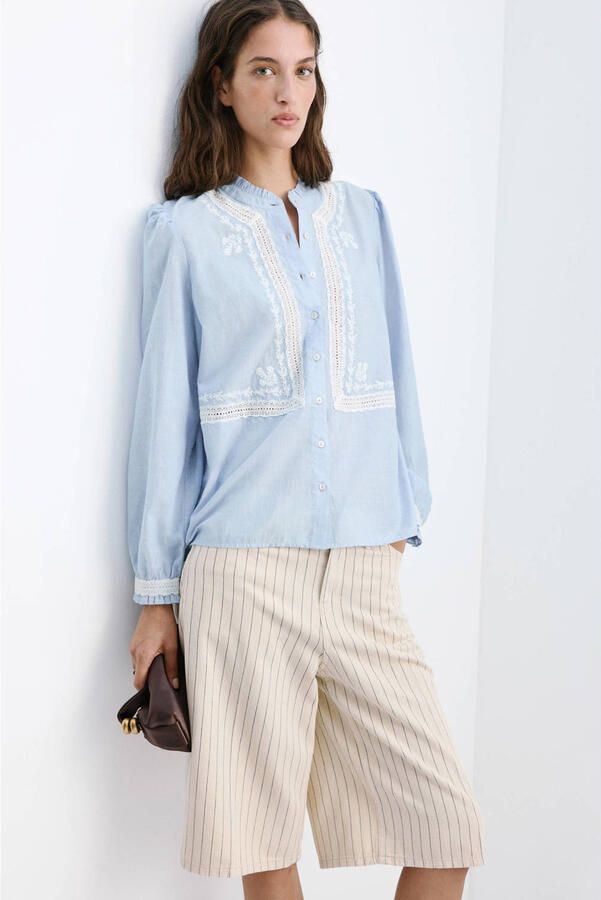 Mango katoenen blouse met borduursels lichtblauw