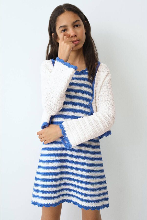 Mango Kids gestreepte korte jurk grof gebreid blauw