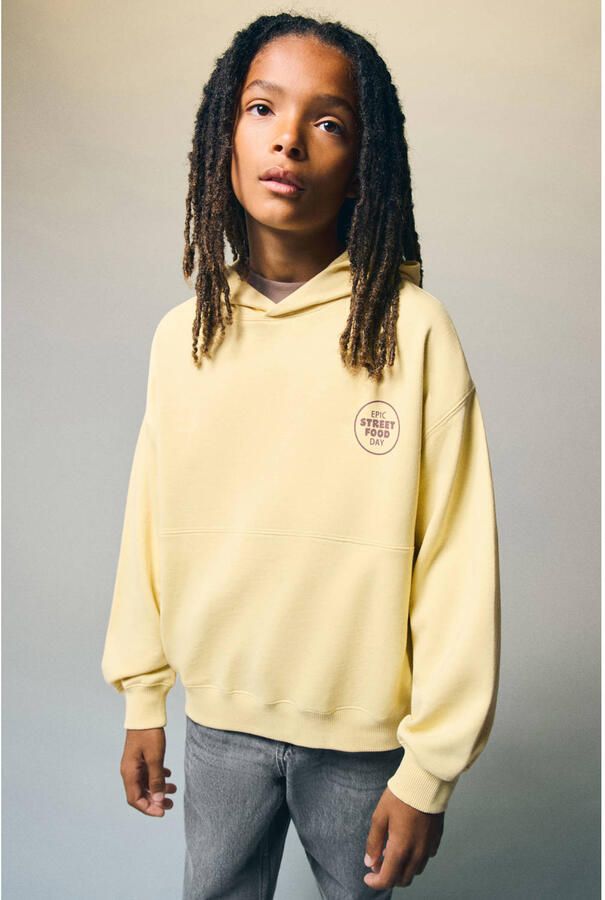 Mango Kids hoodie met backprint geel
