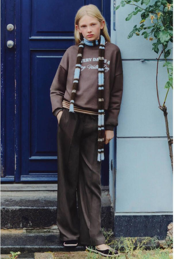 Mango Kids katoenen sweater met tekst bruin - Foto 3