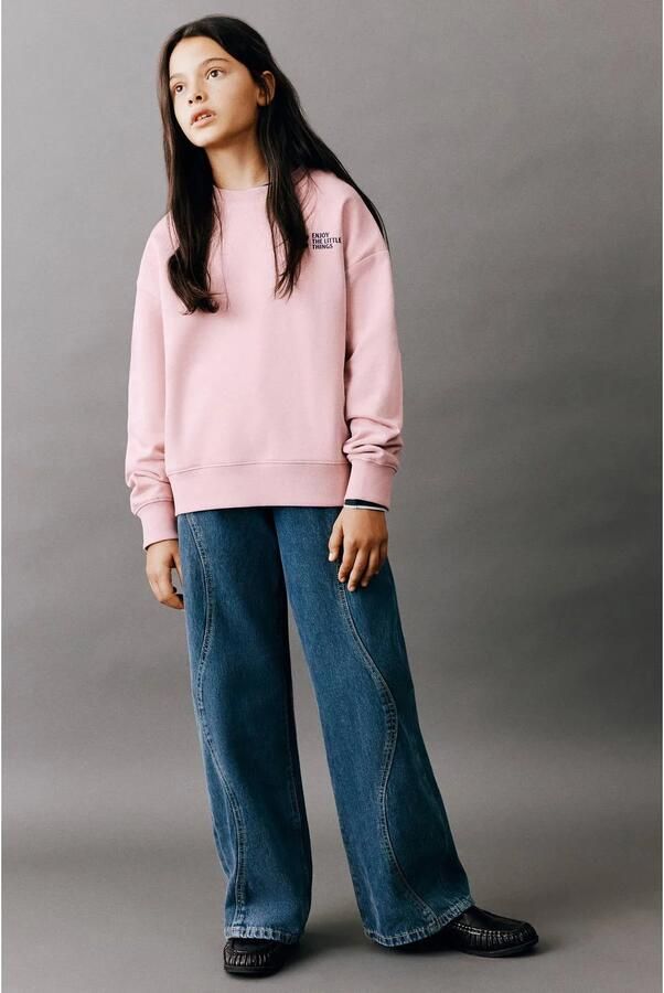 Mango Kids rechtvallende sweater met backprint roze