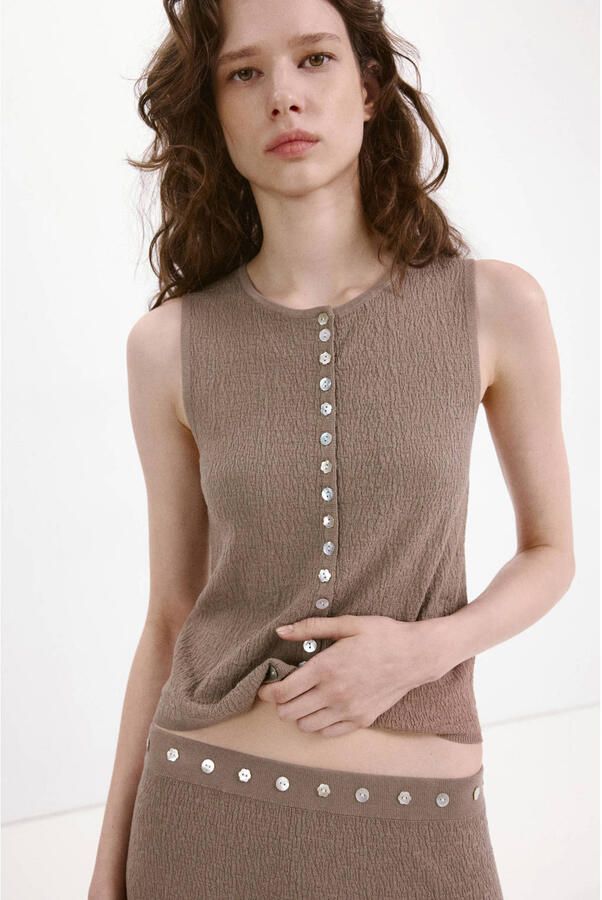Mango mouwloze top met textuur taupe