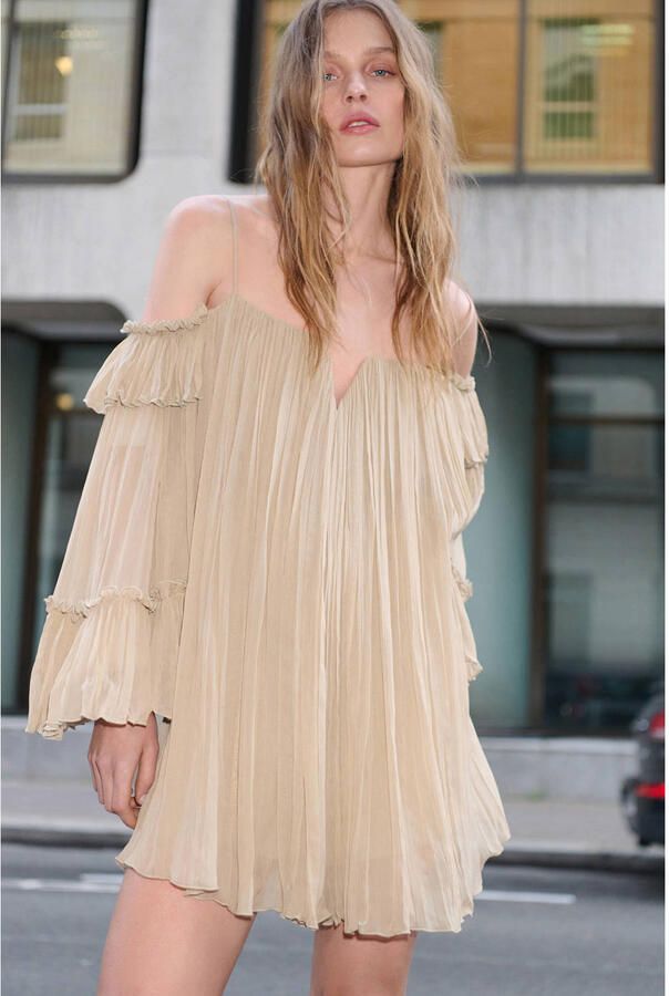Mango off shoulder jurk beige