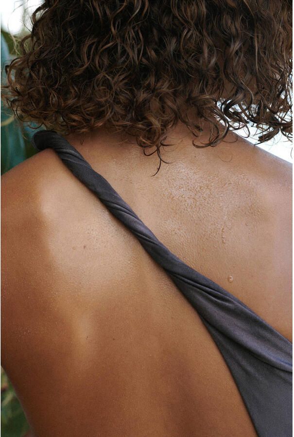 Mango one shoulder badpak grijs - Foto 2