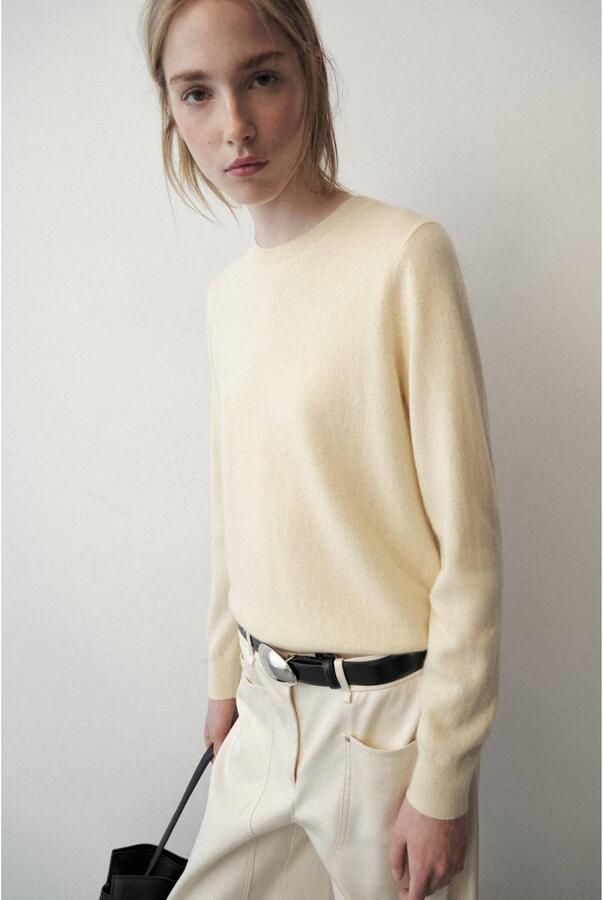 Mango pullover lichtgeel
