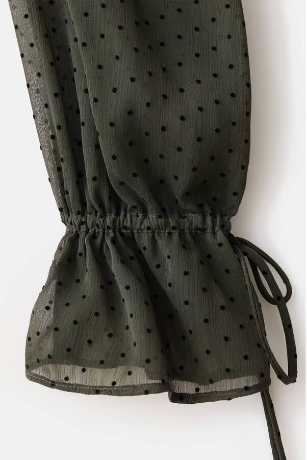 Mango semi-transparante blouse met ruches en stippen donkergroen - Foto 3