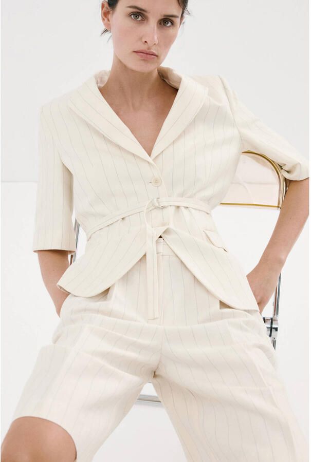 Mango straight regular waist bermuda short met krijtstreep ecru