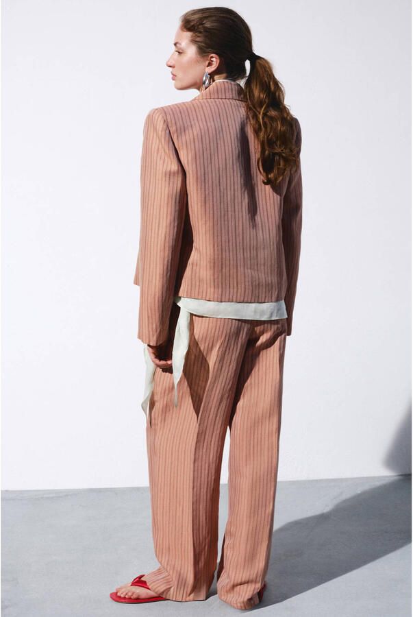 Mango straight regular waist gestreepte broek met linnen lichtroze - Foto 2