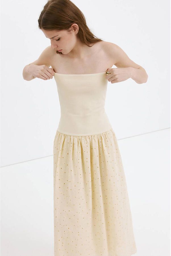 Mango strapless maxi broderie jurk lichtgeel