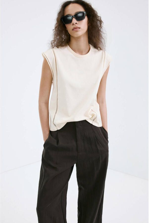 Mango top broderie beige