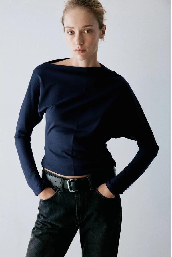 Mango top met plooien marineblauw