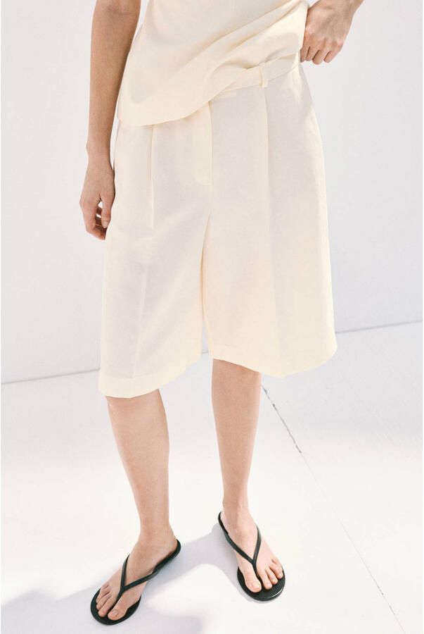 Mango viscose straight leg bermuda short met linnen ecru