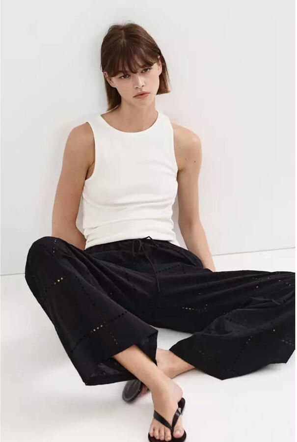 Mango wide leg broderie broek zwart - Foto 2