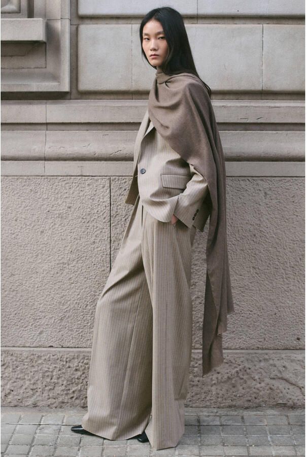 Mango wide leg regular waist broek met krijtstreep lichtbruin