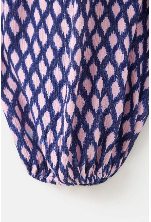 MANGO TEEN aansluitende cropped blousetop met smockwerk en print roze blauw - Foto 3
