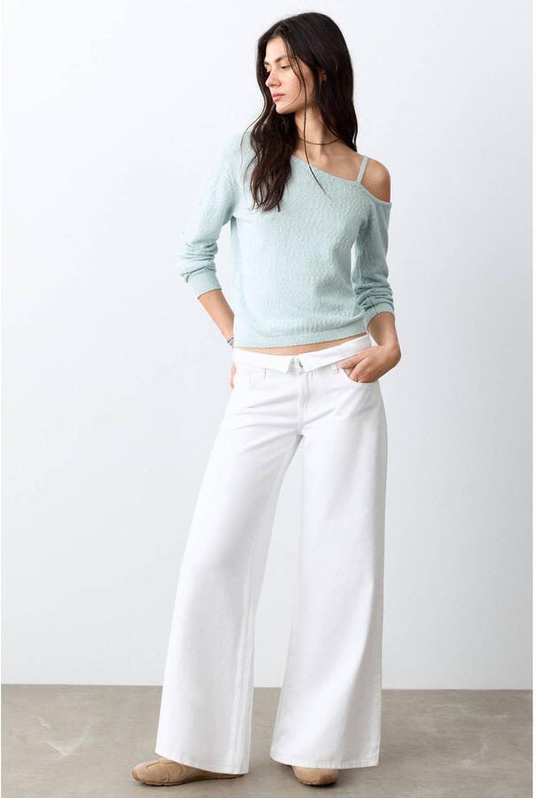 MANGO TEEN asymmetrische gebreide trui met one-shoulder lichtblauw - Foto 2