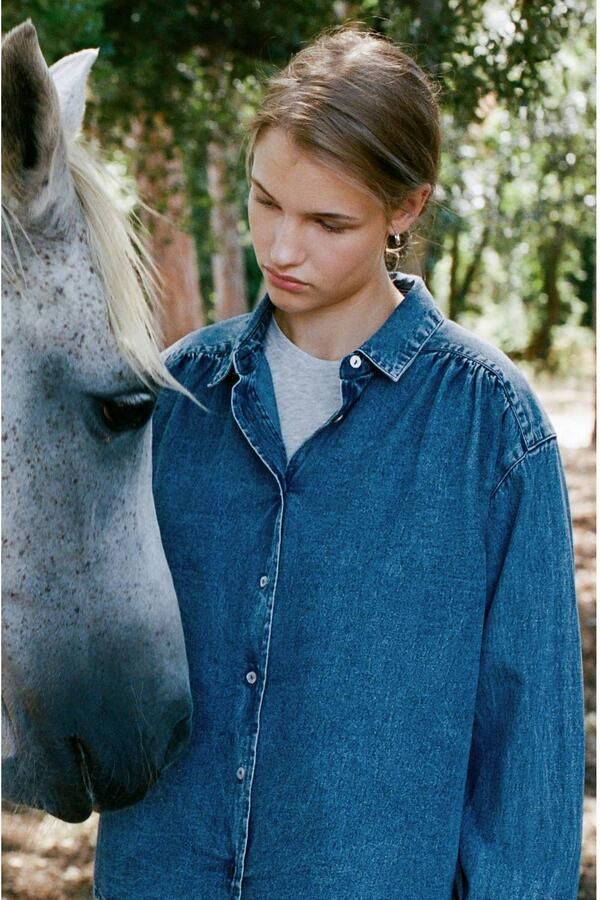 MANGO TEEN denim blouse met plooien medium blue denim - Foto 3
