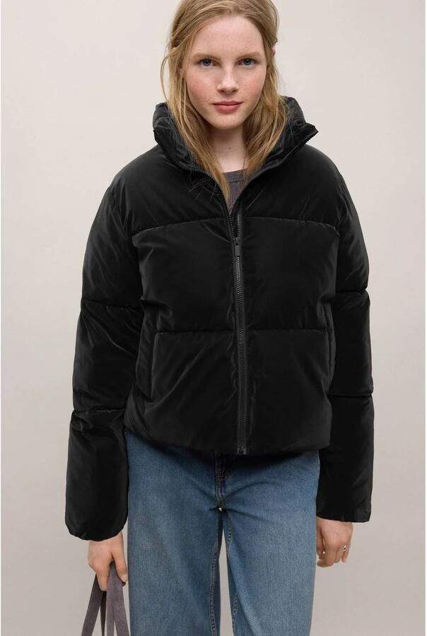 MANGO TEEN fluwelen pufferjas zwart