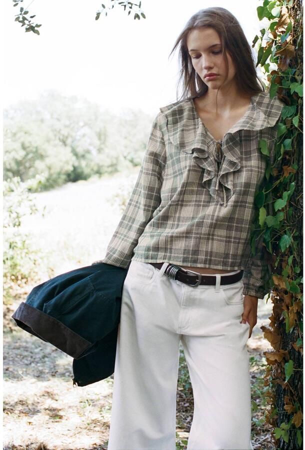 MANGO TEEN rechtvallende geruite blousetop met ruches beige wit zwart - Foto 2