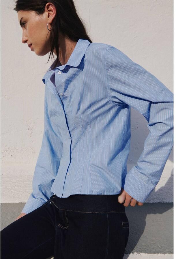 MANGO TEEN rechtvallende gestreepte blouse met plooien lichtblauw wit