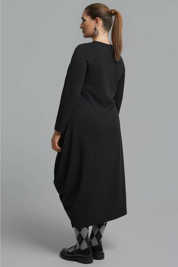 Mat Fashion Plus Size asymmetrische maxi jurk zwart - Foto 2