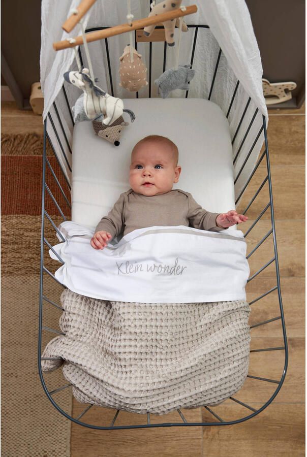 Meyco baby wieglaken 'Klein Wonder' greige Babylaken Wit Tekst - Foto 3