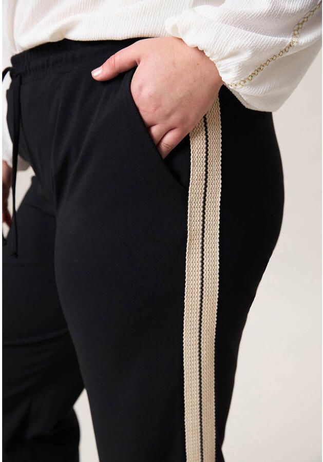 Miss Etam Plus regular waist gestreepte casual broek zwart - Foto 2