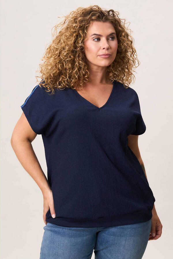 Miss Etam Plus top donkerblauw