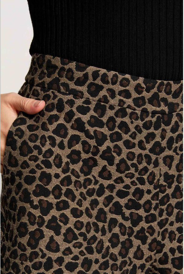 Morgan regular waist casual short bruin