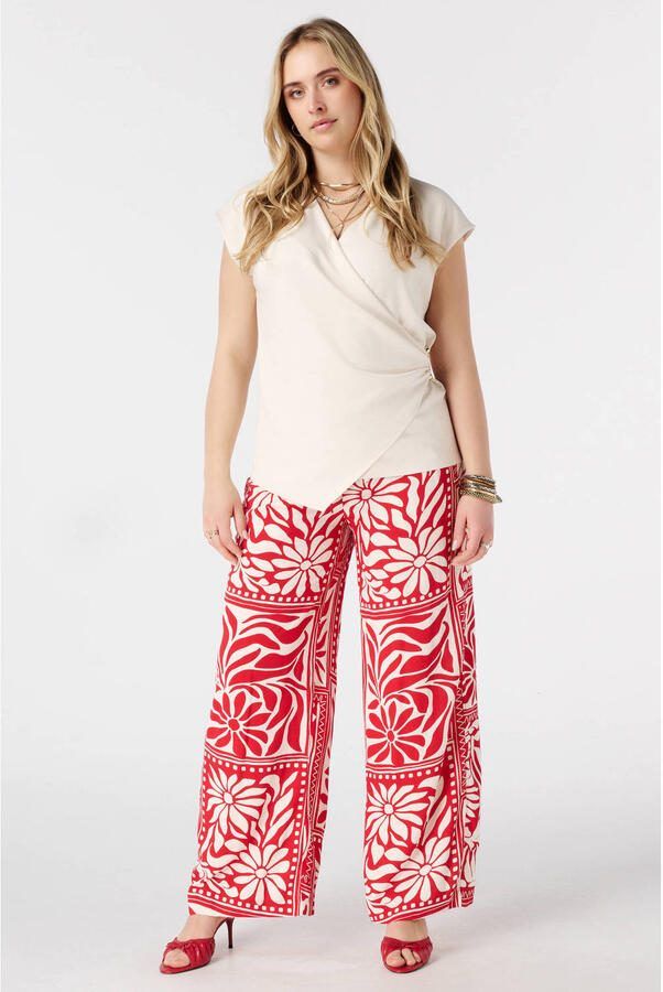 MS Mode aansluitend overslagtop met plooien Plus Size ecru