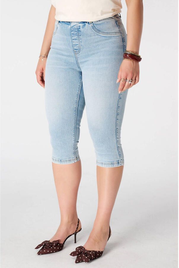 MS Mode skinny regular waist capri light blue denim