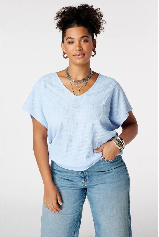MS Mode top met textuur lichtblauw