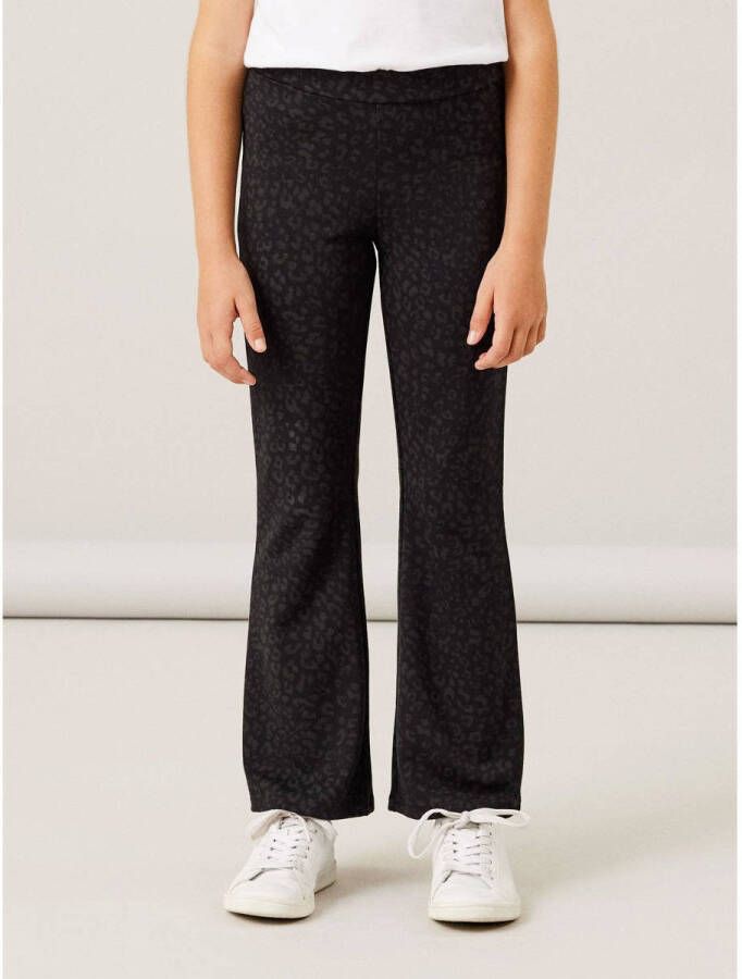 Name it KIDS flared broek NKFTRIKKALEO met panterprint zwart Meisjes Viscose 158