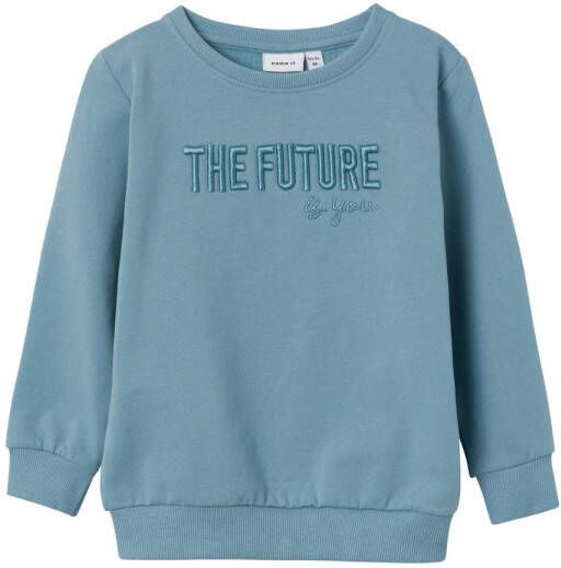 Name it MINI sweater met tekst blauw Tekst 86 | Sweater van