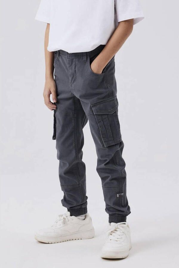 Name it KIDS regular fit cargobroek NKMRYAN donkergrijs Jongens Stretchkatoen 128 - Foto 3