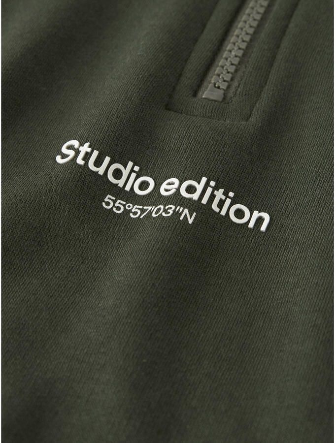 Name It Sweatshirt NKMBRODY LS NREG SWEAT ZIP BRU NOOS met een opstaande kraag en korte ritssluiting