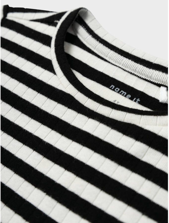 Name it MINI gestreepte longsleeve NMFSURAJA zwart offwhite Meisjes Stretchkatoen Ronde hals 104
