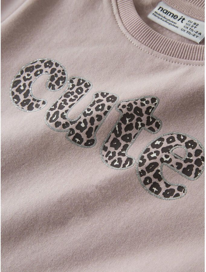 NAME IT MINI midi sweatjurk met ruches en tekst lichtroze - Foto 3