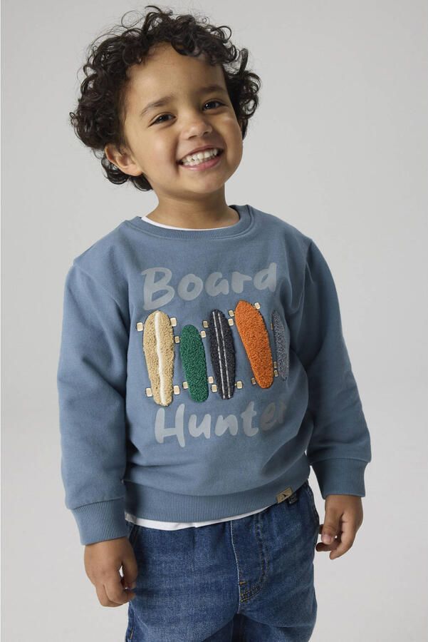 NAME IT MINI rechtvallende sweater met patches en print grijsblauw Printopdruk