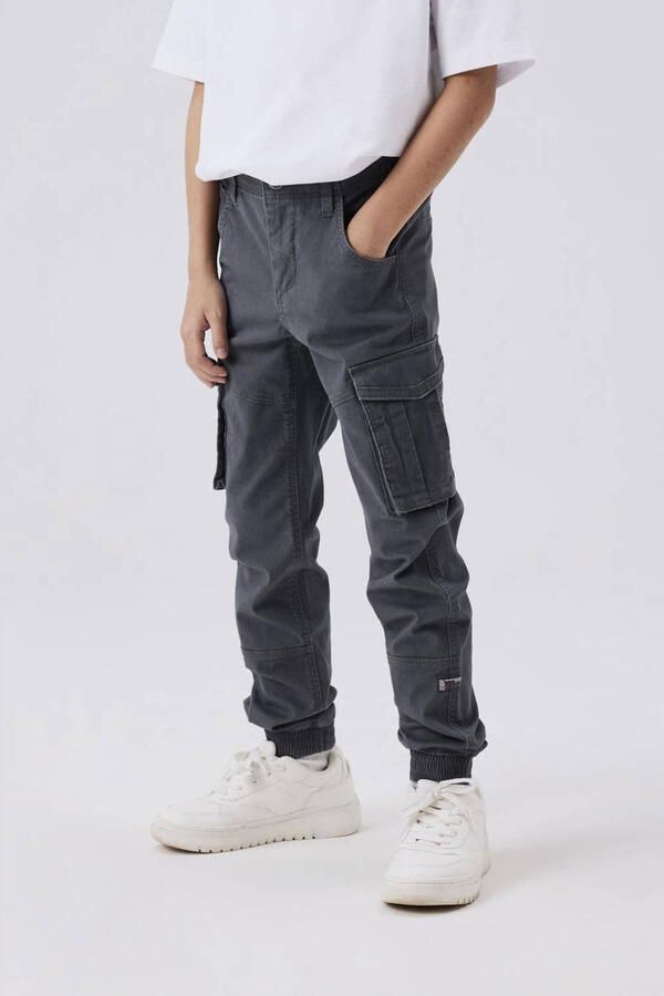 Name it KIDS regular fit cargobroek NKMRYAN donkergrijs Jongens Stretchkatoen 176