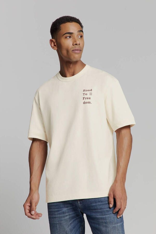 No Excess T-shirt wit