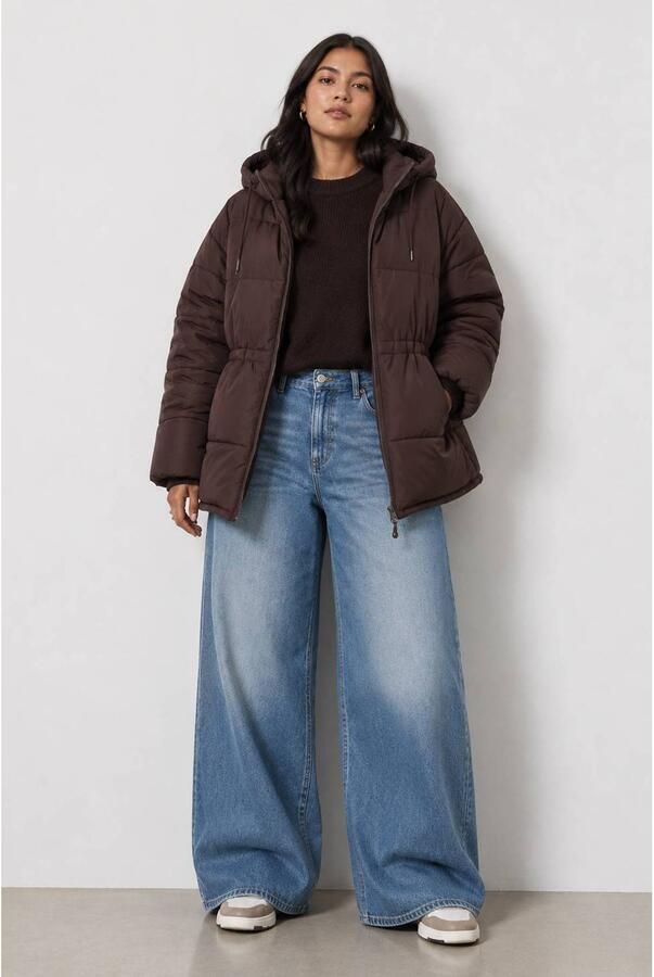 NOISY MAY Curve Plus Size gewatteerde winterjas donkerbruin