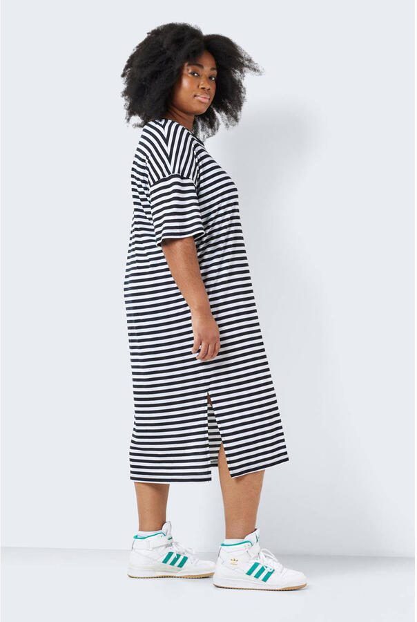 NOISY MAY Curve gestreepte T-shirtjurk NMMAYDEN zwart wit - Foto 3